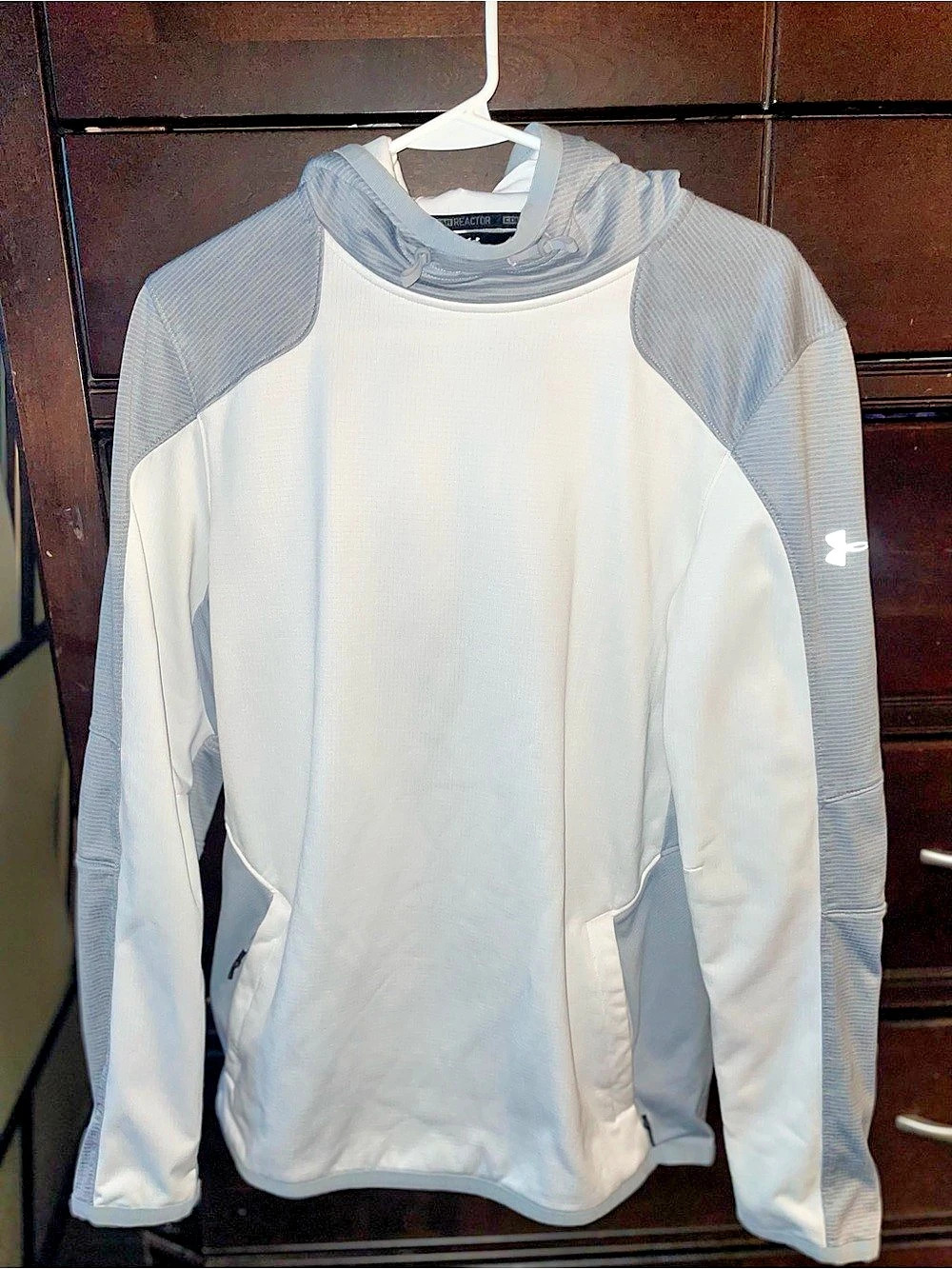 BRAND NEW Under Armour ColdGear Reactor Fleece Hoodie Gray & White Medium
